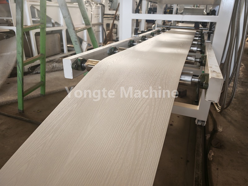 Makina e dyshemesë LVT e testuar me sukses