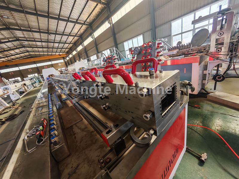 Linja e nxjerrjes së kornizës së dyerve WPC për prodhimin e përfundimit të klientit indian