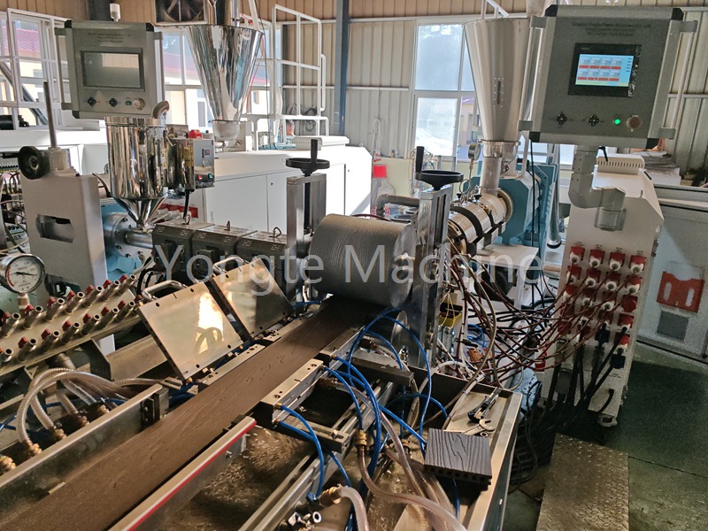 Çfarë duhet të bëni nëse ekstruderi prej druri-plastikë bën zhurmë papritmas gjatë funksionimit?