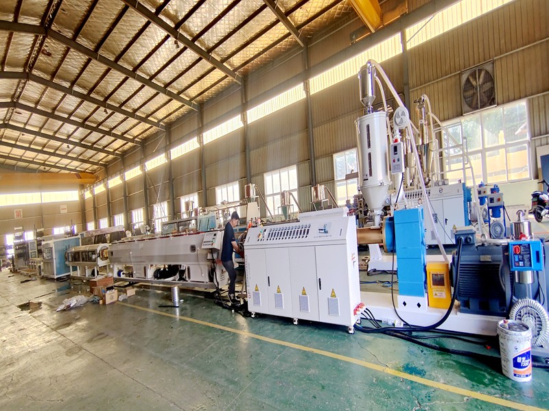 Makinë e prodhimit të tubit HDPE