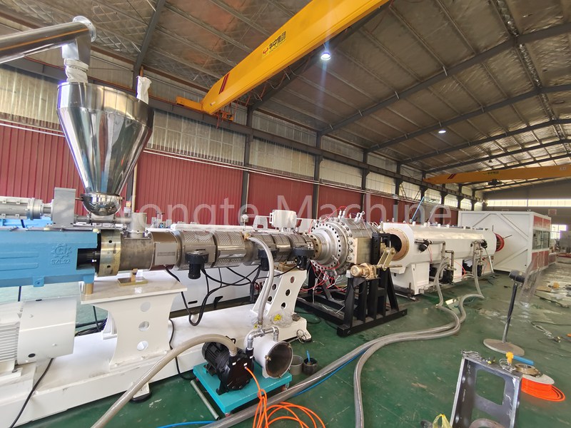 Makina e nxjerrjes së tubave PVC Yongte 280-560 mm e përfunduar