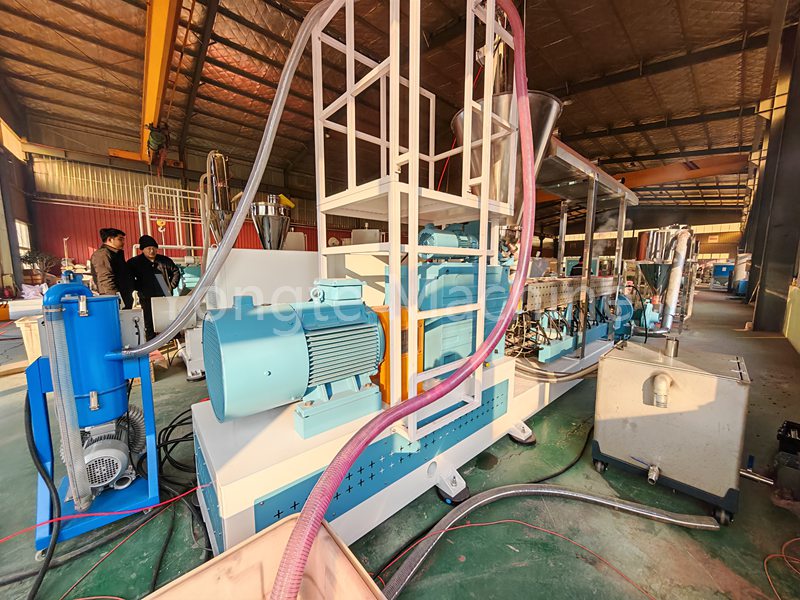 Makina Granulator WPC Granulator WPC Testuar me sukses me kapacitet të lartë dhe konsum të ulët të energjisë