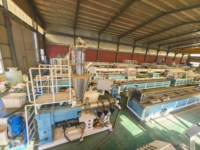 Yongte përfundon prodhimin e 4 grupeve të linjave të nxjerrjes së profilit WPC