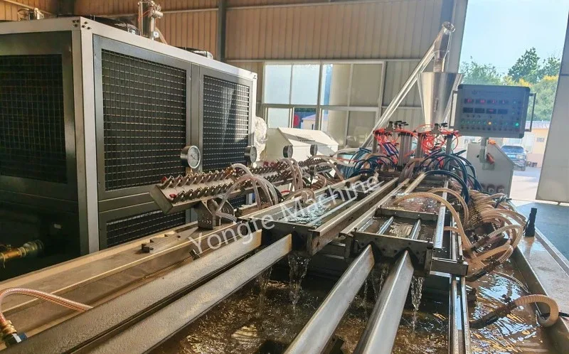 Makina e nxjerrjes së profilit plastik me 4 zgavra kalon testin e rreptë të pranimit të funksionimit të qëndrueshëm 2-orësh me materiale të përbëra të ricikluara