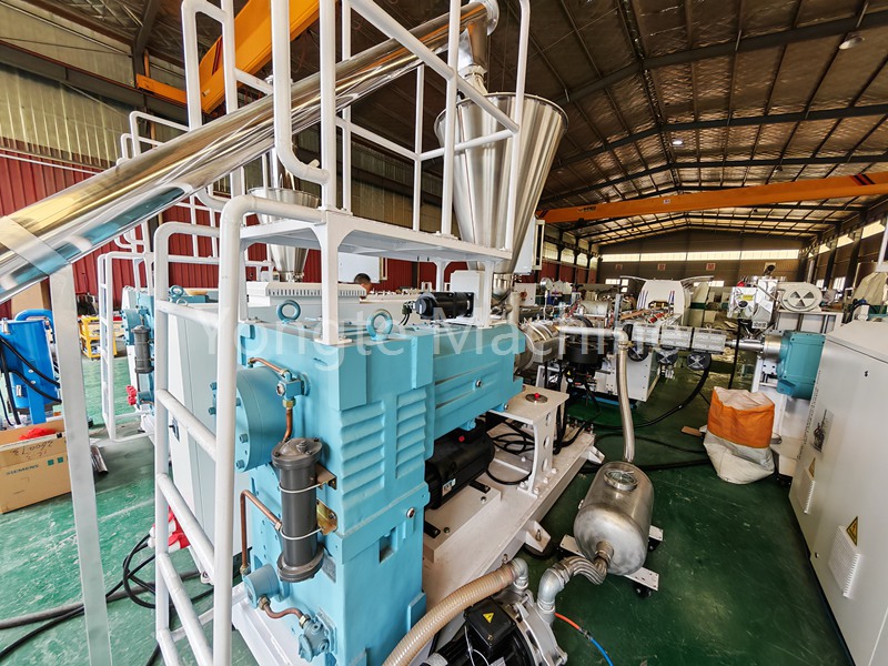 yongte co-extrusion WPC decking machine
