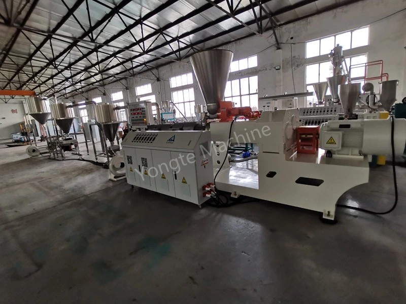 Makinë peletizuese e përbërë PVC për klientin polak