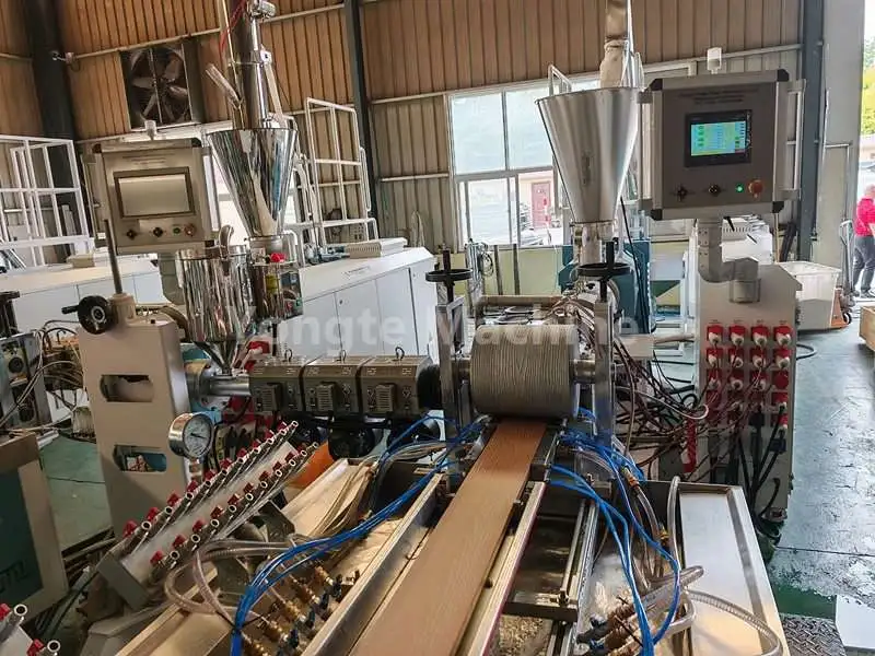 Makina e prodhimit të stolisjes WPC