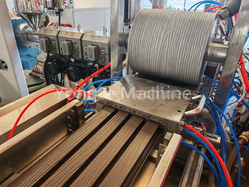 Makinë për prodhimin e veshjes së murit WPC